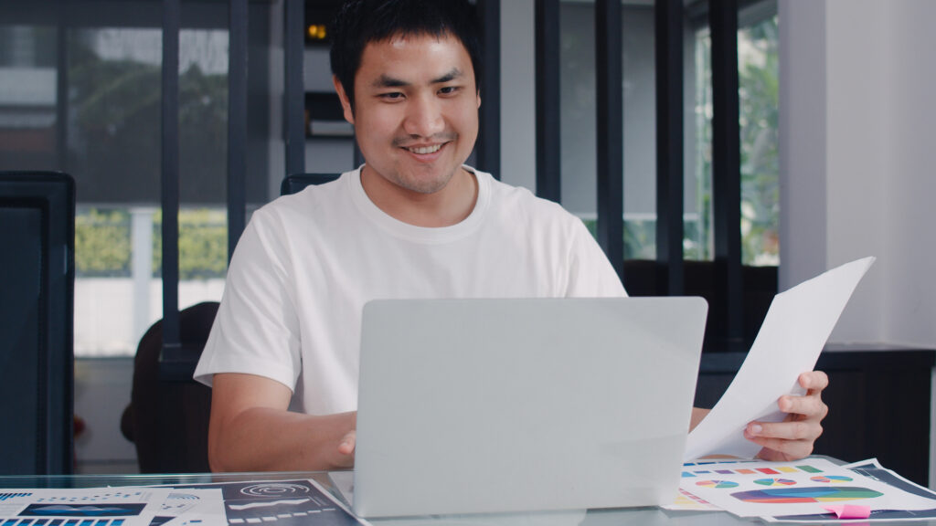 Cara Membuat Profil Upwork yang Menarik Klien untuk Virtual Assistant Pemula
